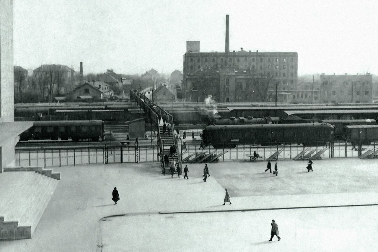 Glavni kolodvor - Trnjanski pješački nathodnik